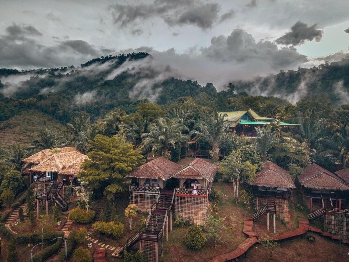 Hotel Khao Sok Boutique Camping - Exotic Cliff Camping à Khao Sok National Park Extérieur photo