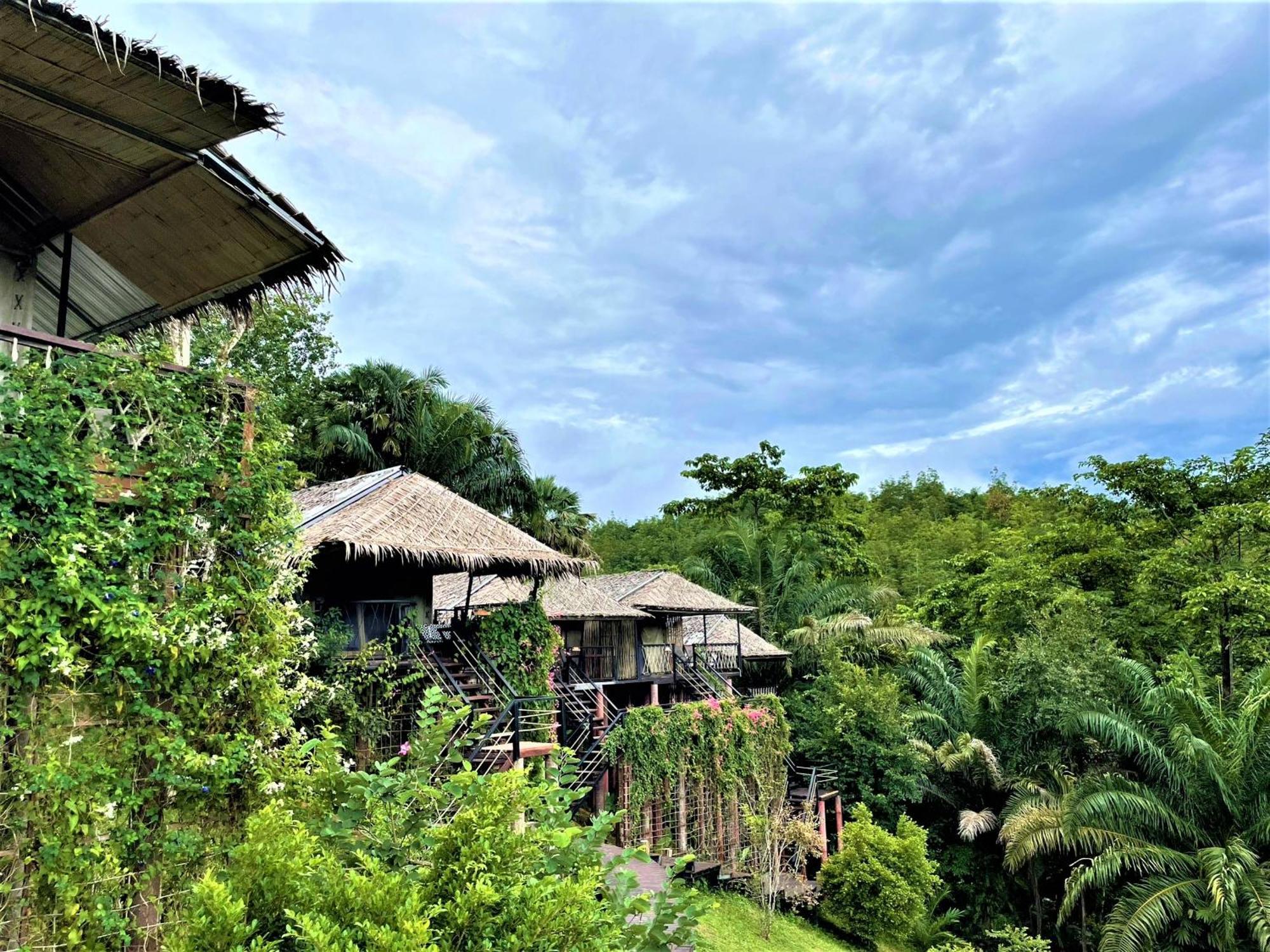 Hotel Khao Sok Boutique Camping - Exotic Cliff Camping à Khao Sok National Park Extérieur photo